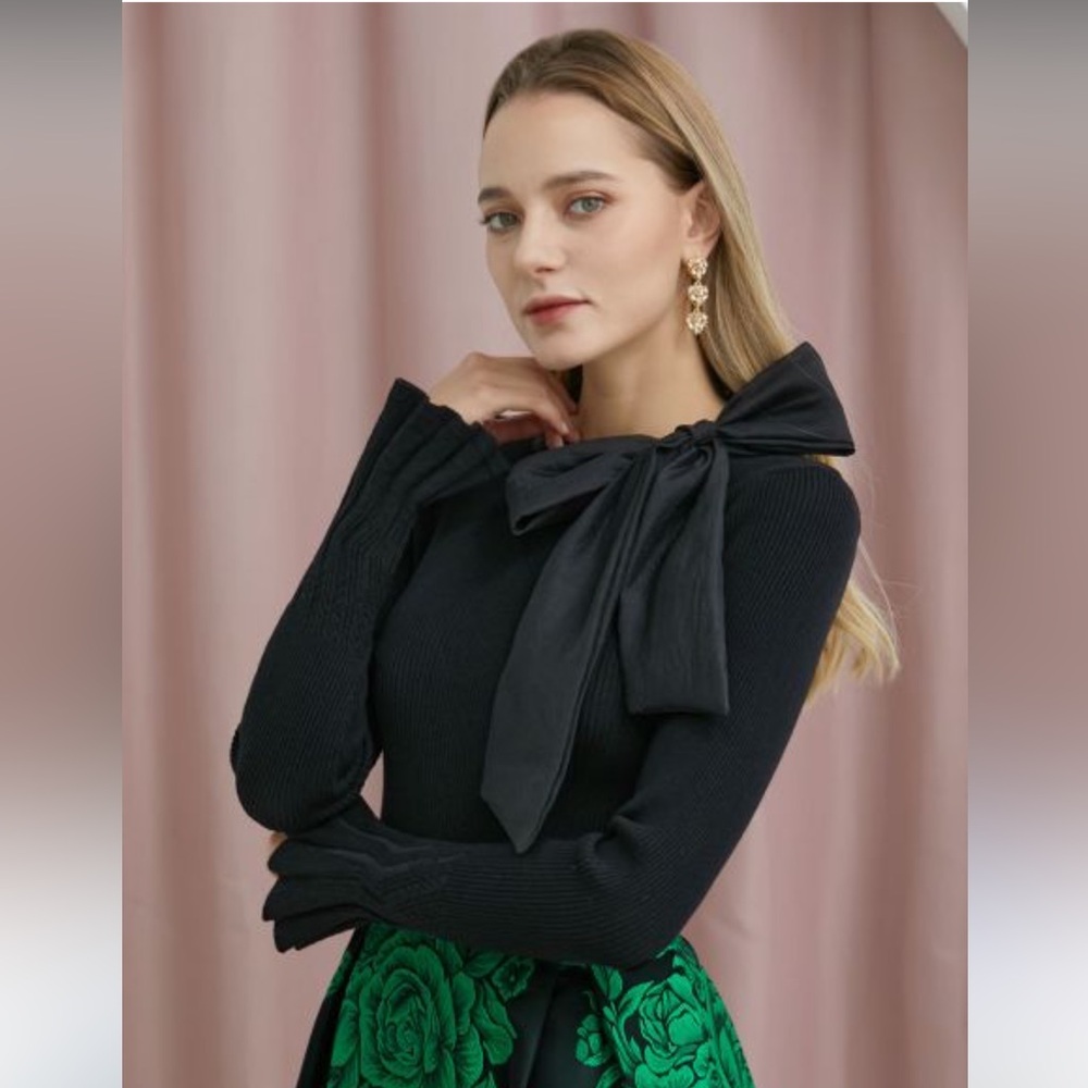 Chicwish Whimsygoth Black Retro Bowknot Top with Bell Sleeves NWT